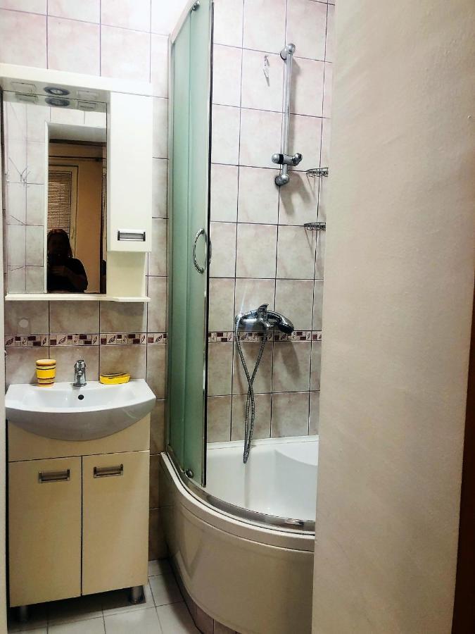 Cozy One-Bedroom Apartment サラエヴォ エクステリア 写真